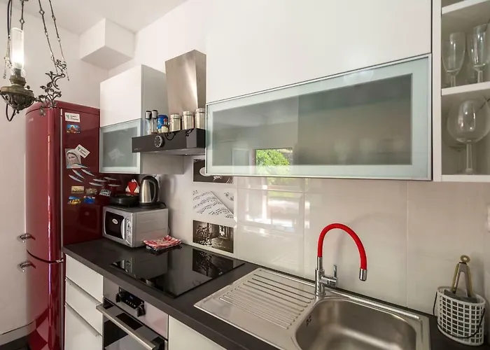 Black And White Chill Out