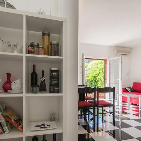 Apartment Black And White Chill Out Komiza