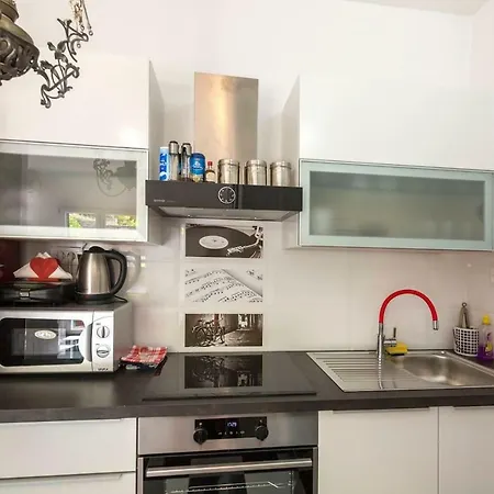 Apartman Black And White Chill Out Komiza