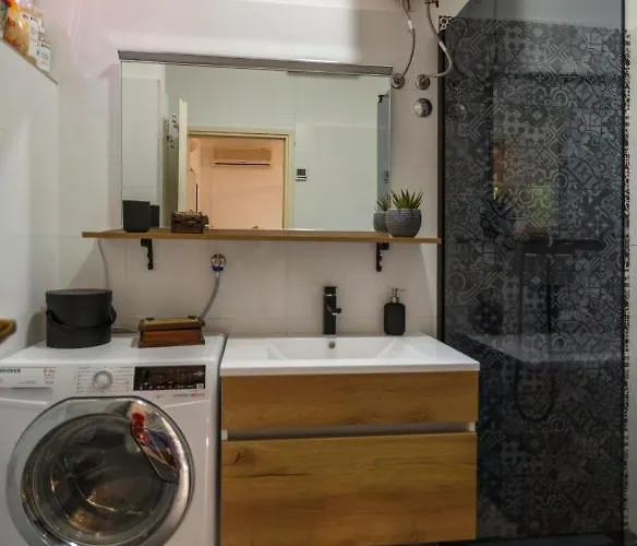 Black And White Chill Out