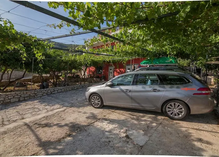 아파트 Black And White Chill Out 코미자